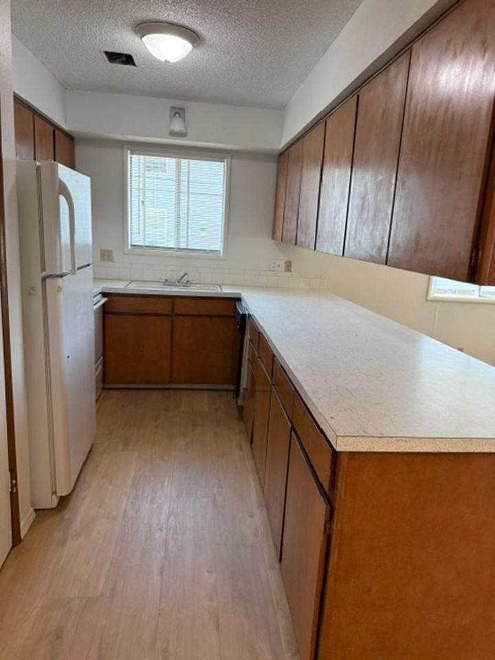 1011 16th Ave - Photo 4 of 9