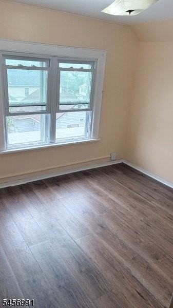 210 Barnert Ave - Photo 2 of 6