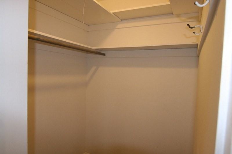1419 Stuyvesant Ave - Photo 3 of 5