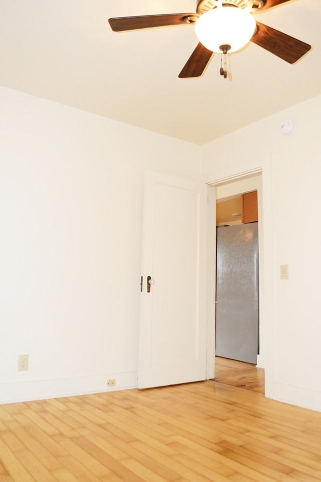 1048 North Ave - Photo 4 of 12