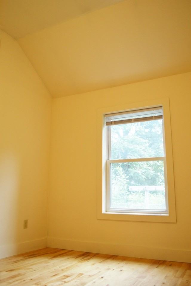 1048 North Ave - Photo 5 of 12
