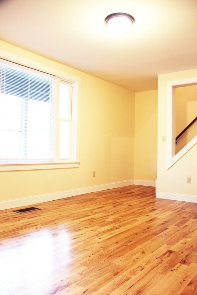 39 Cedar St - Photo 4 of 11