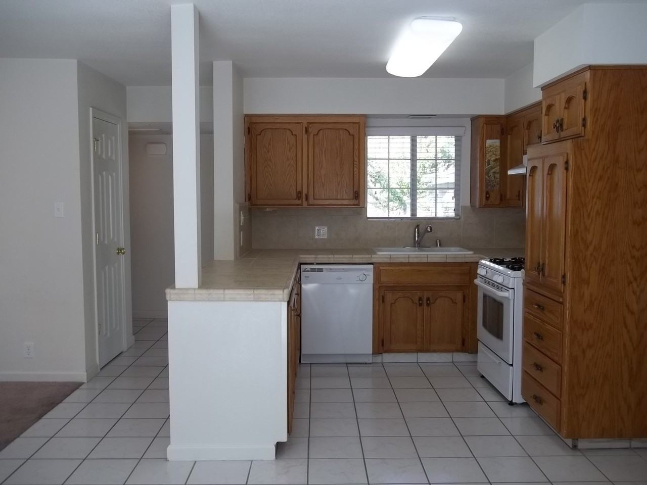 1933 W Cornell Ave - Photo 2 of 12