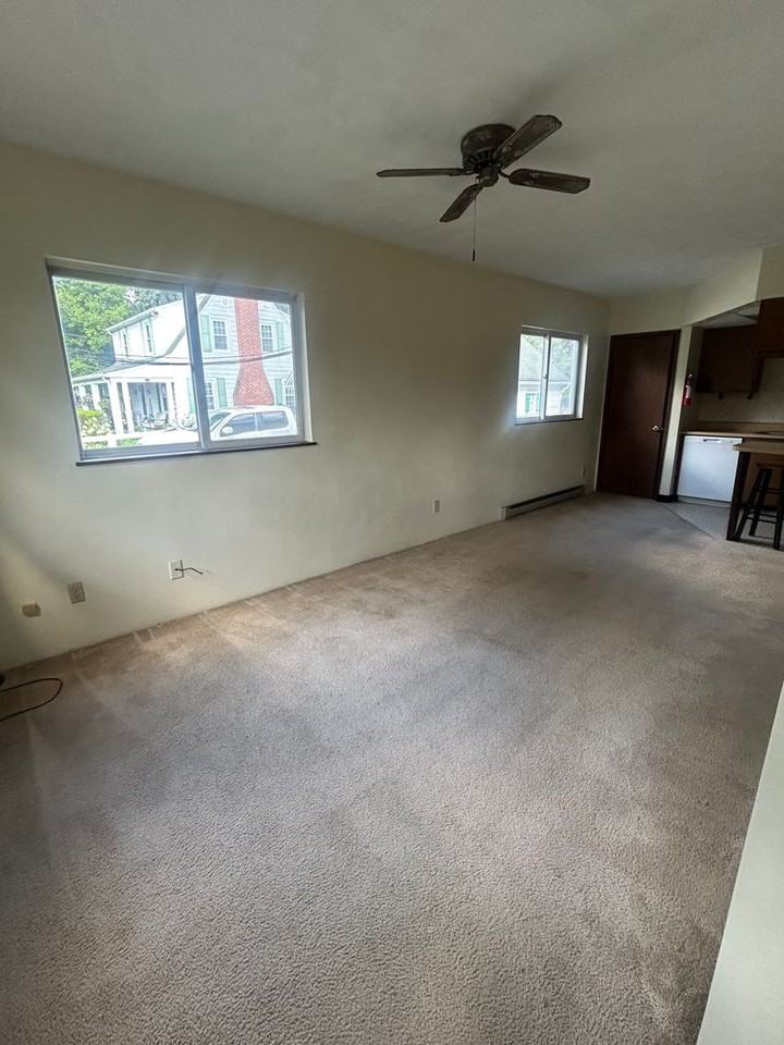 611 Elmwood St - Photo 3 of 17