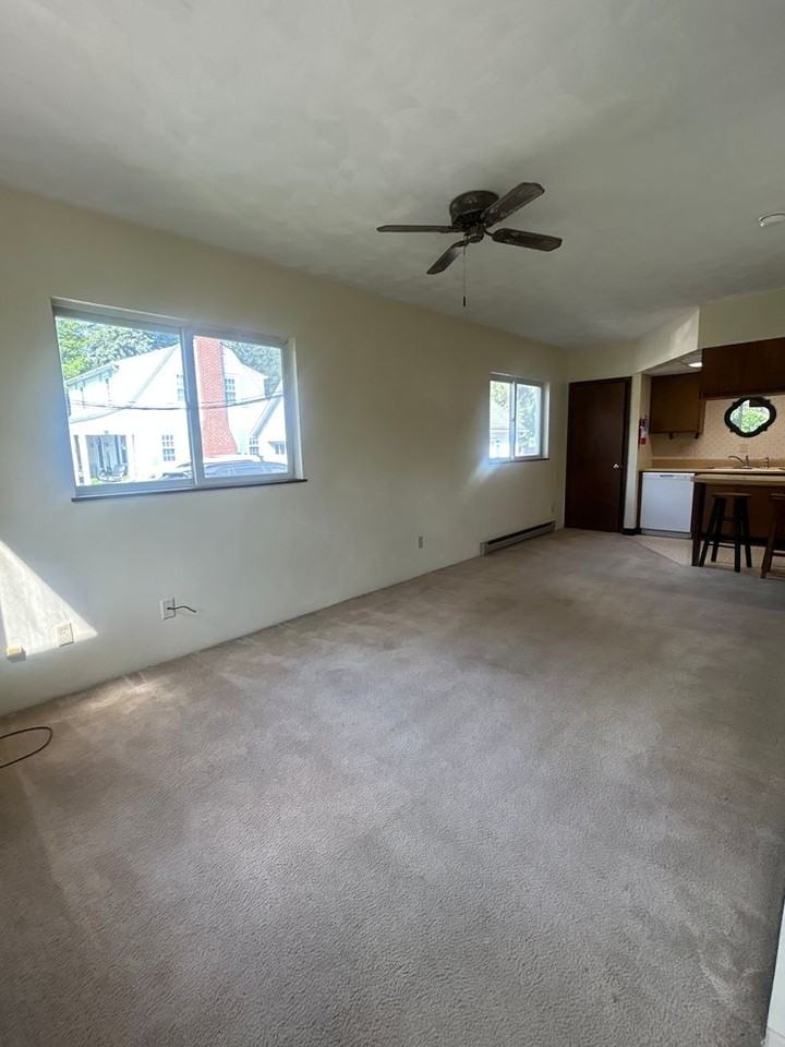 611 Elmwood St - Photo 4 of 17