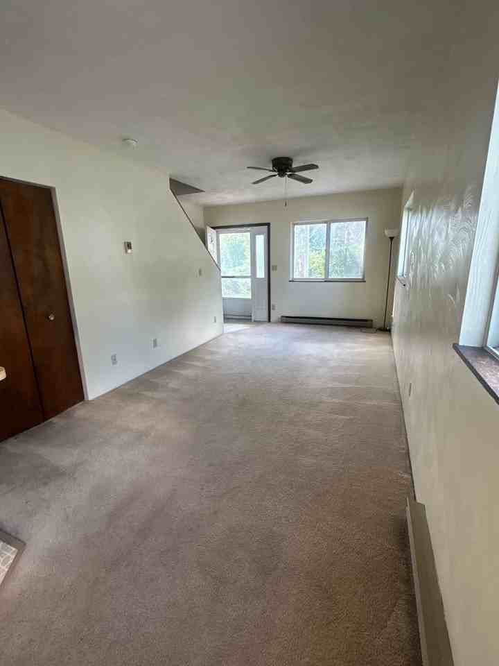611 Elmwood St - Photo 7 of 17
