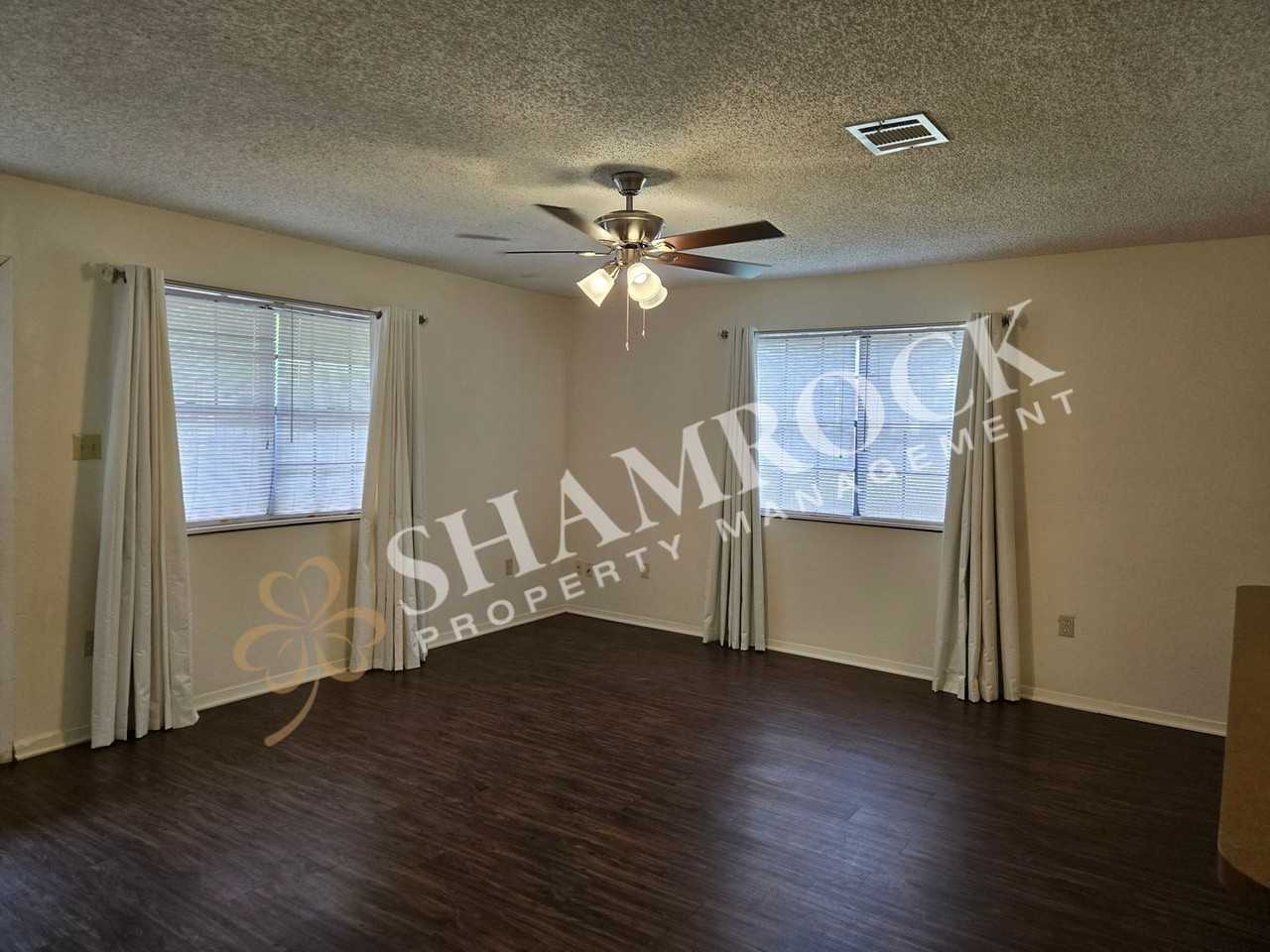908 Lancelot Cir - Photo 5 of 13