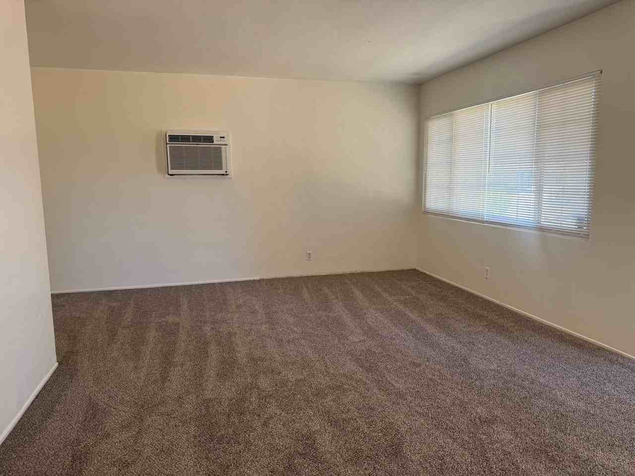 7732 Willow Ave - Photo 2 of 9