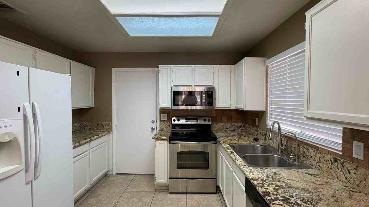 42 Quiet Desert Ln - Photo 7 of 17