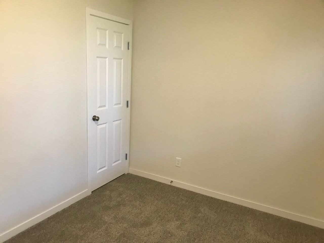 2148 Allison Ln W - Photo 2 of 26
