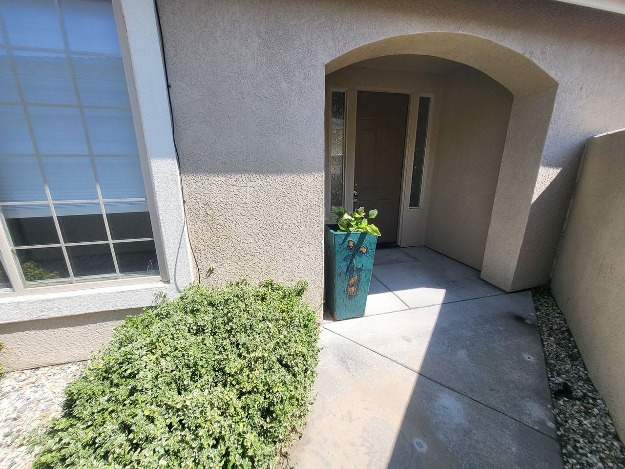 1267 Quail Run Dr - Photo 2 of 14