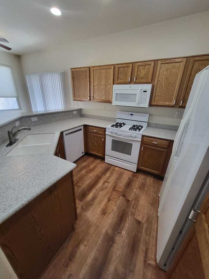 1267 Quail Run Dr - Photo 4 of 14