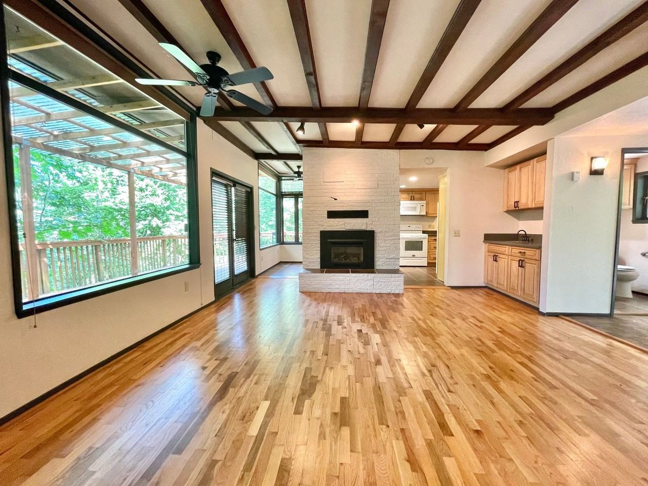 16222 Se 24th St - Photo 3 of 21