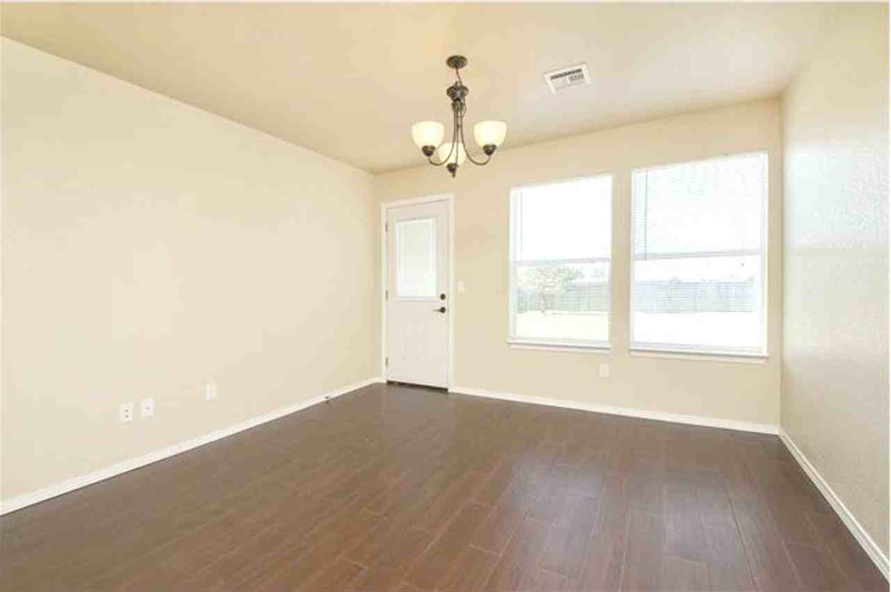 136 Rob Ln - Photo 3 of 12