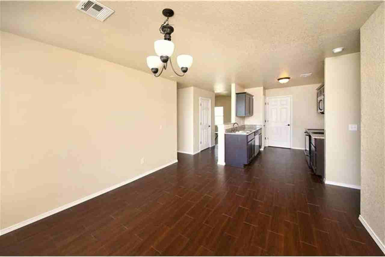 136 Rob Ln - Photo 4 of 12