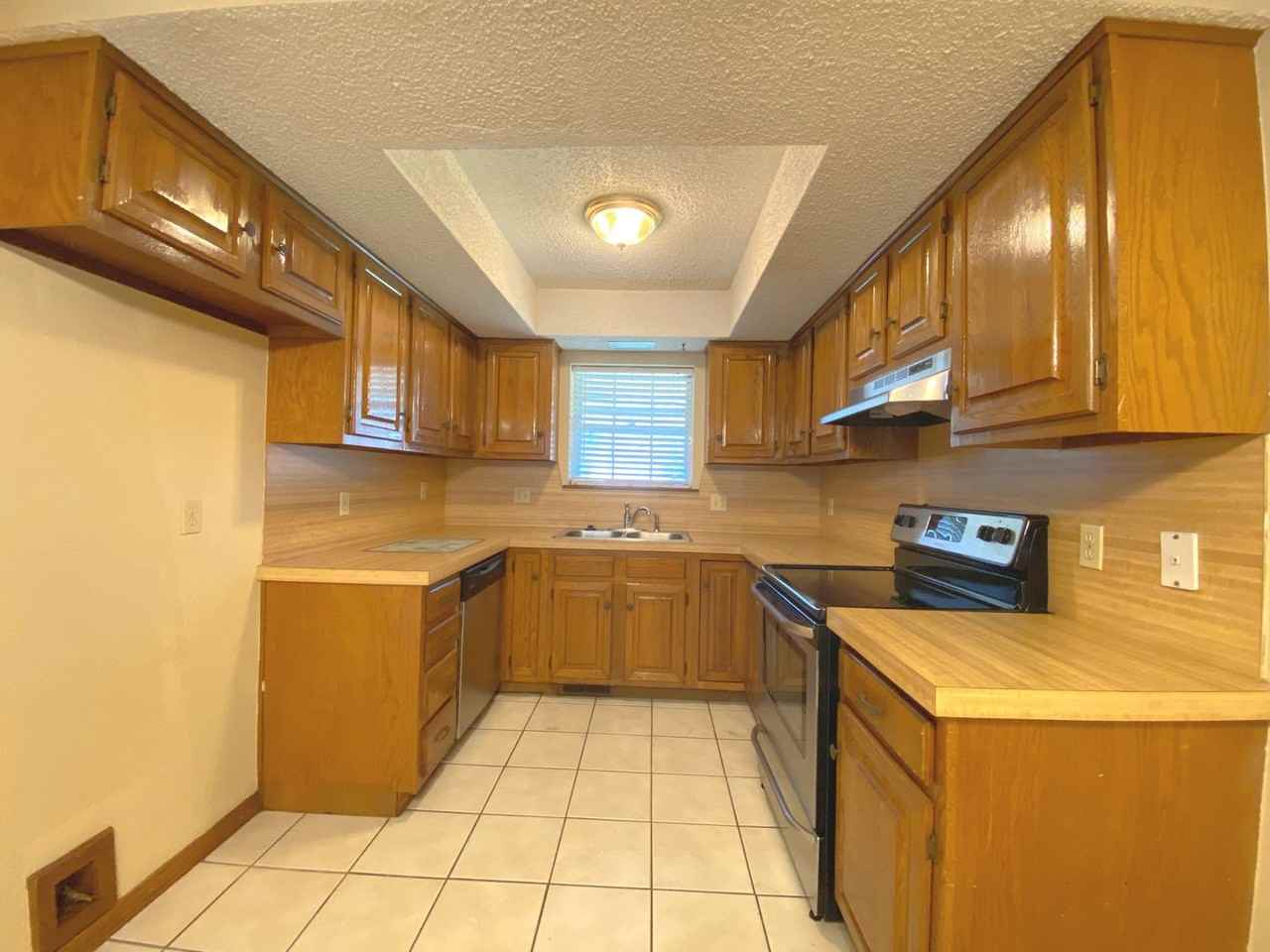 3620 Wynn Cir - Photo 3 of 23