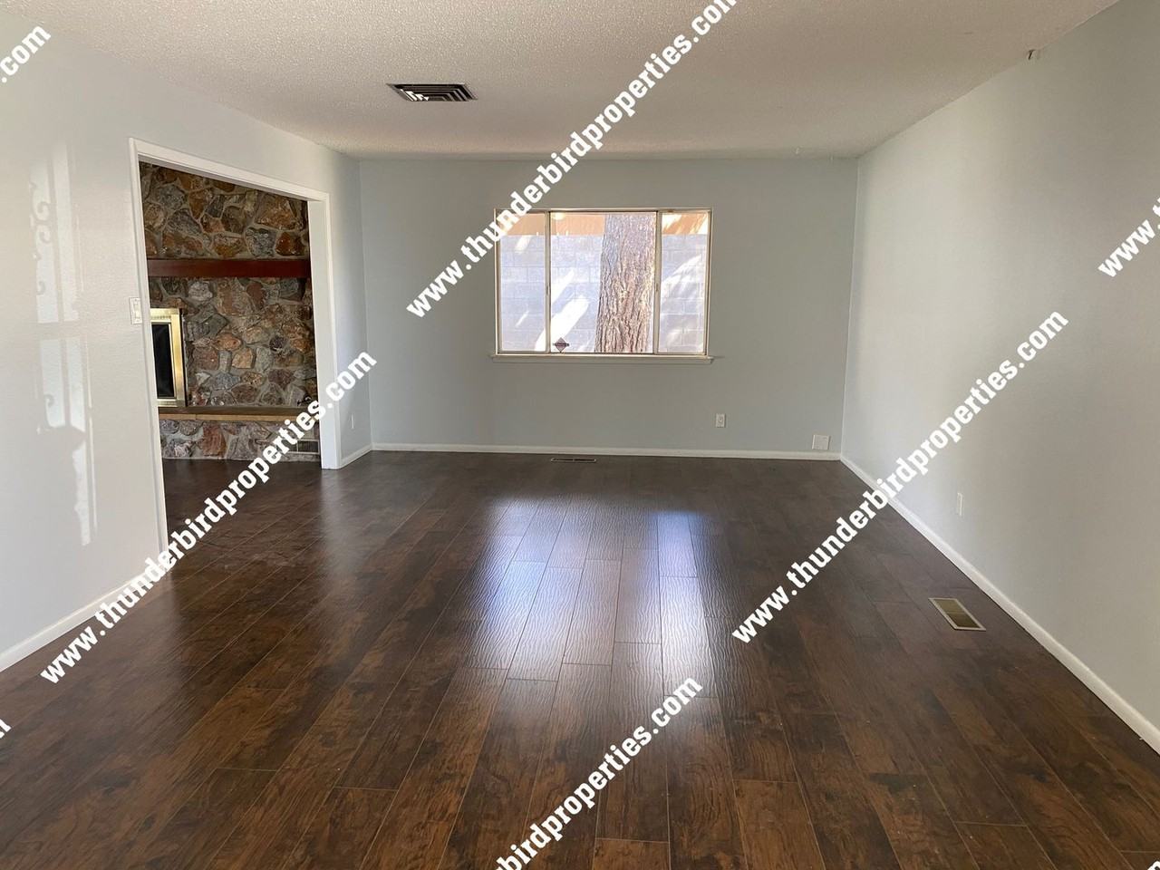 12907 Montgomery Blvd Ne - Photo 4 of 16