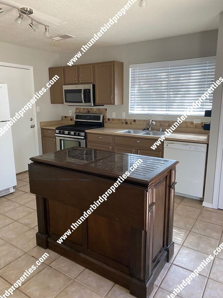 6505 Sonrisa Pl Ne - Photo 2 of 13