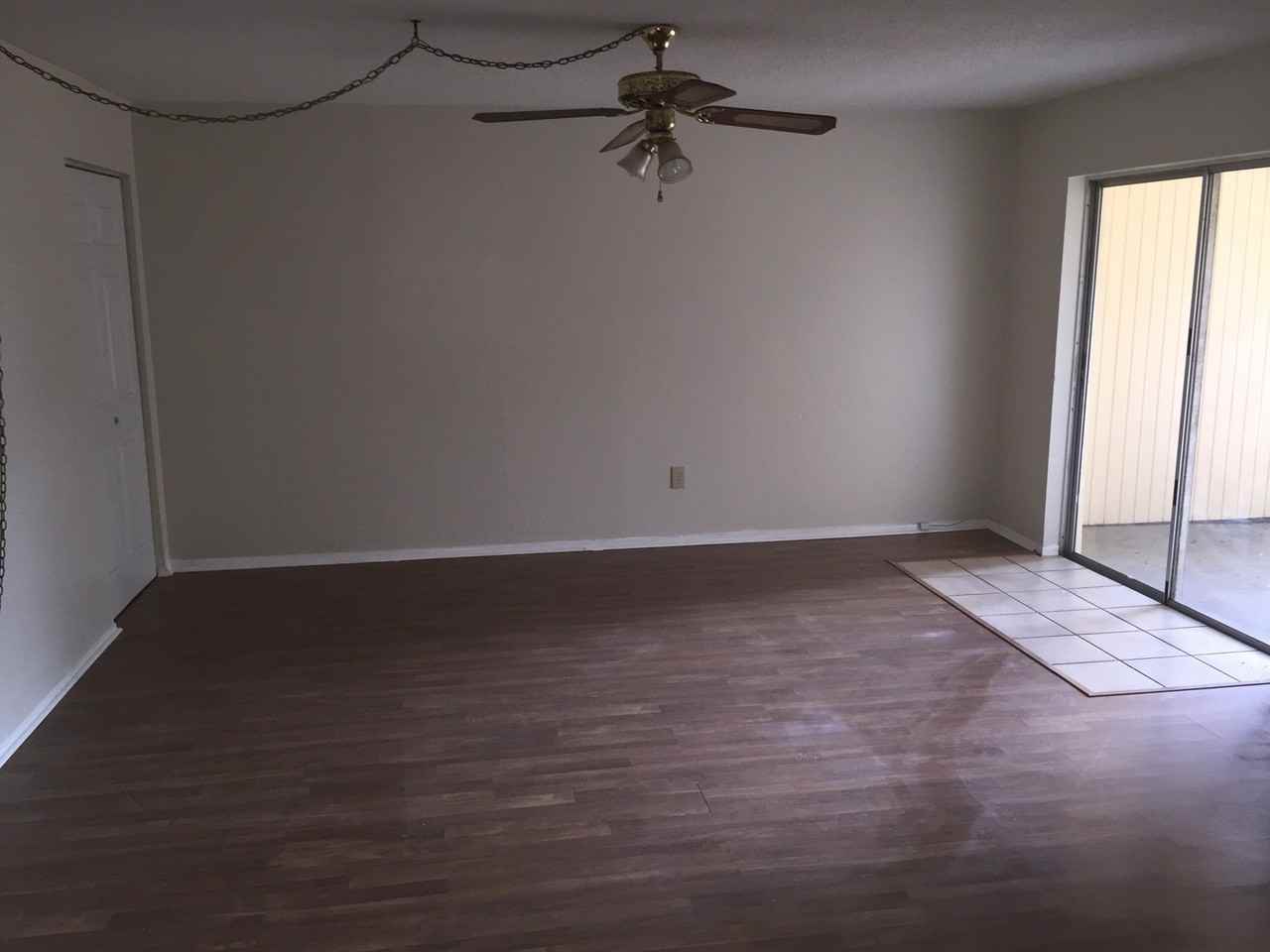 10048 N 52nd St - Photo 4 of 11