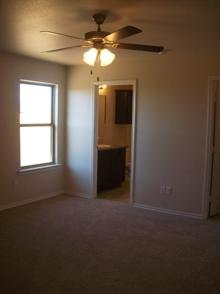 7031 34th Pl - Photo 6 of 15