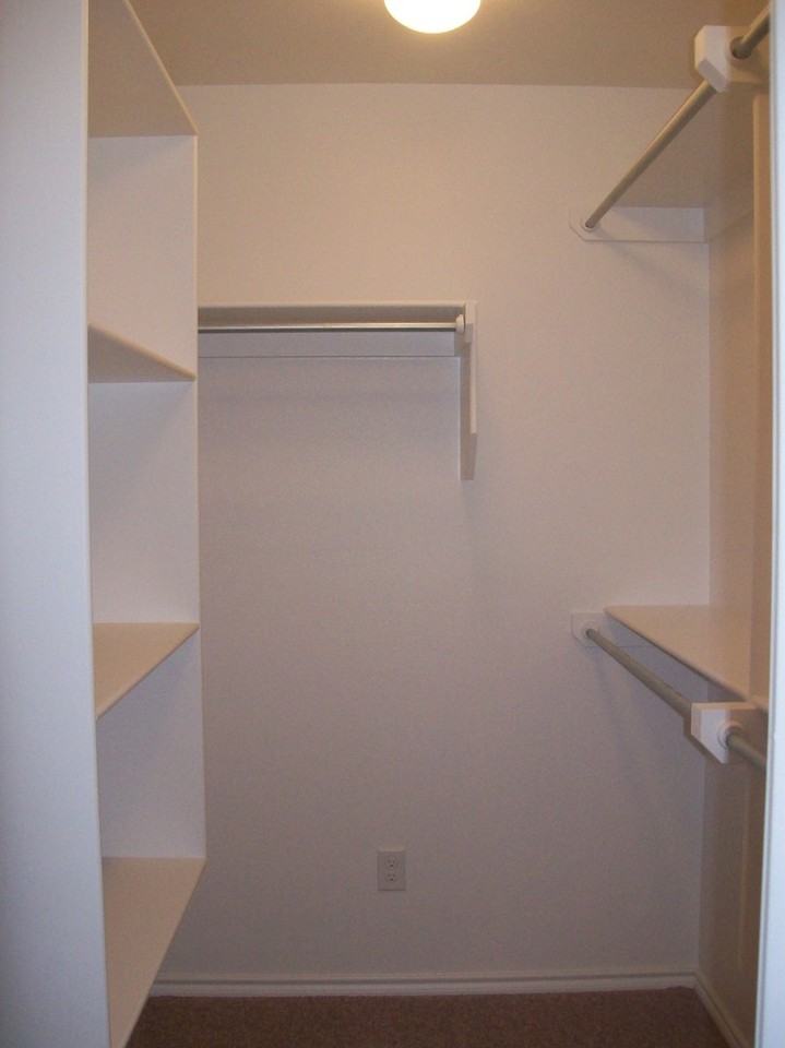 7031 34th Pl - Photo 7 of 15