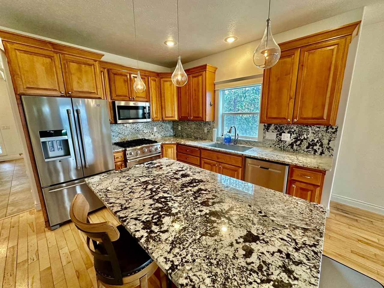 4409 W Country Hills Ln - Photo 5 of 46