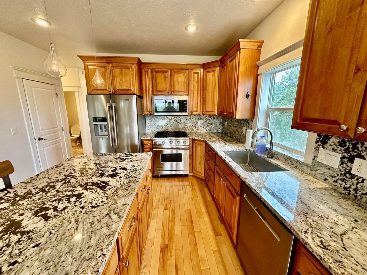 4409 W Country Hills Ln - Photo 6 of 46