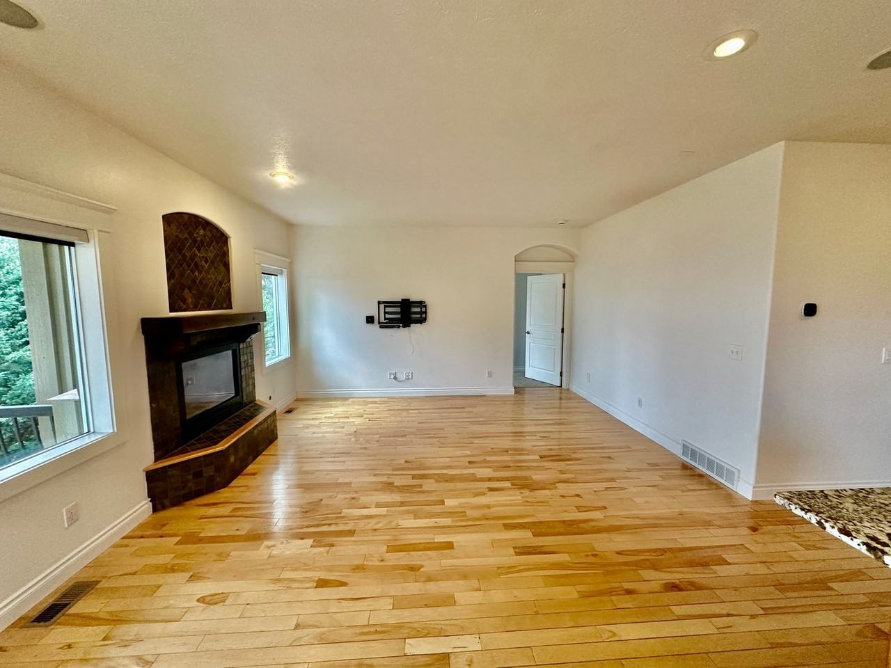 4409 W Country Hills Ln - Photo 7 of 46