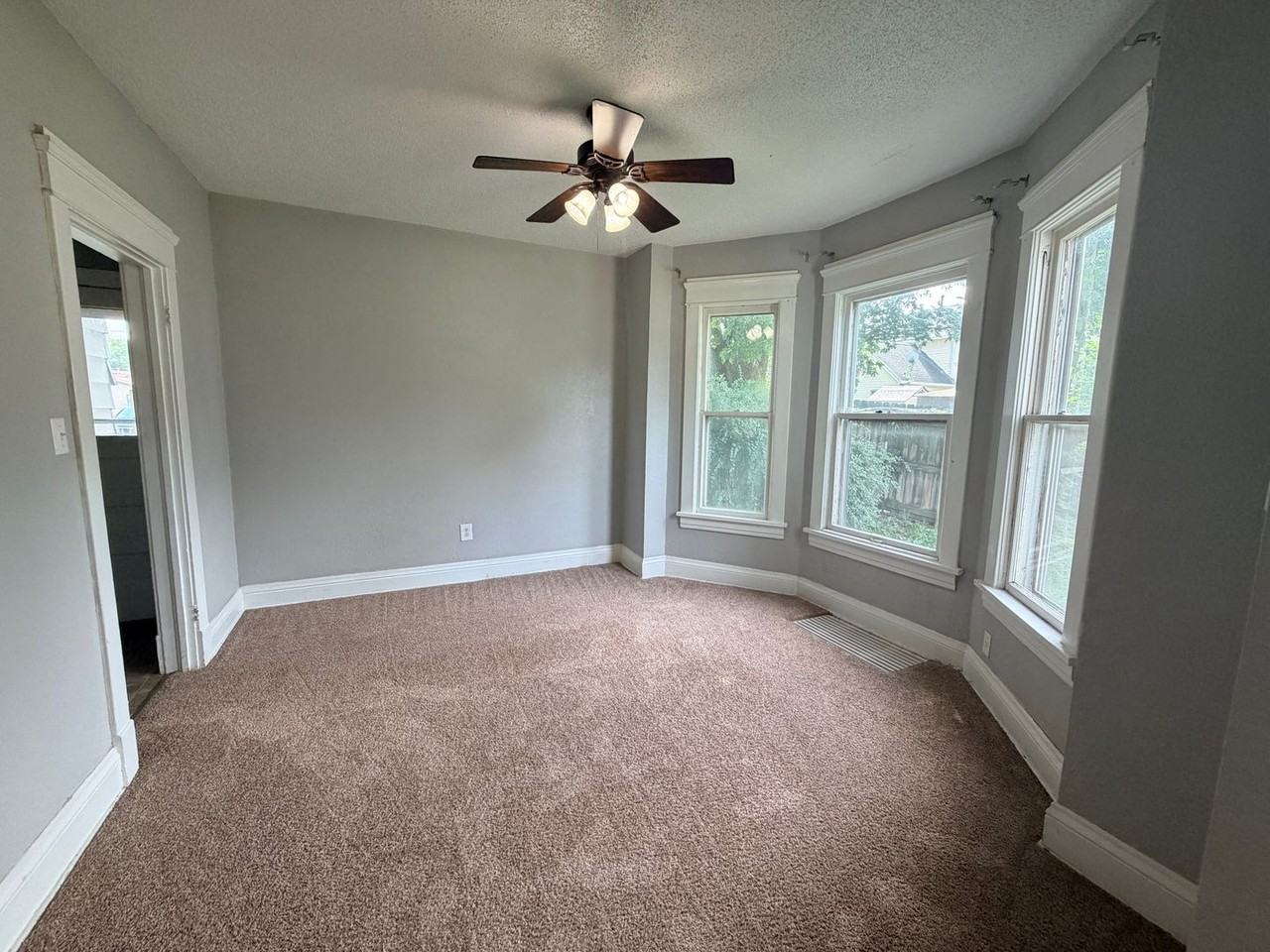 1614 13th Ave - Photo 6 of 17