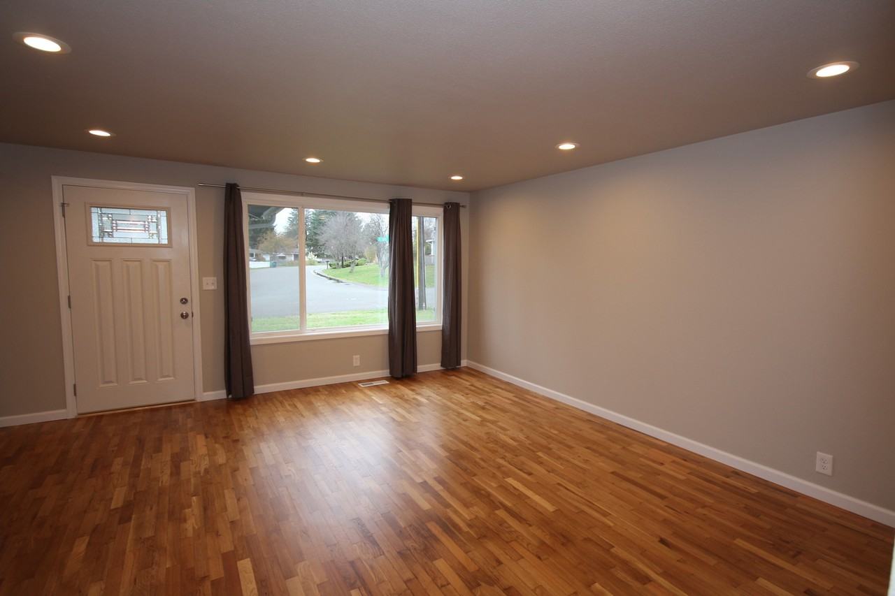 1221 S 315th St - Photo 3 of 8