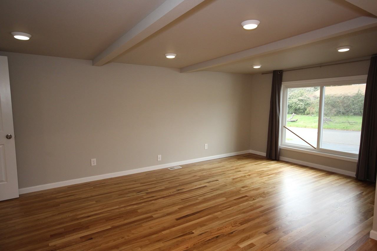 1221 S 315th St - Photo 4 of 8