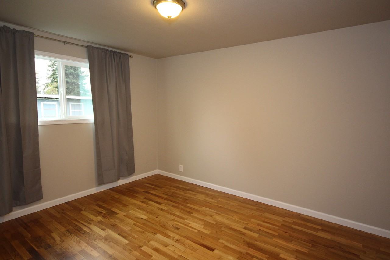 1221 S 315th St - Photo 6 of 8