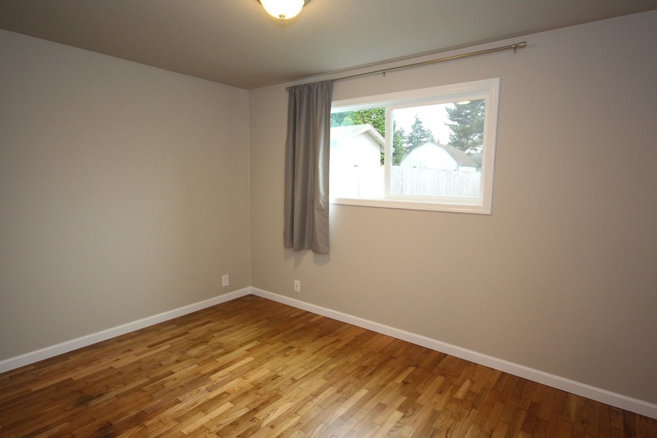 1221 S 315th St - Photo 7 of 8