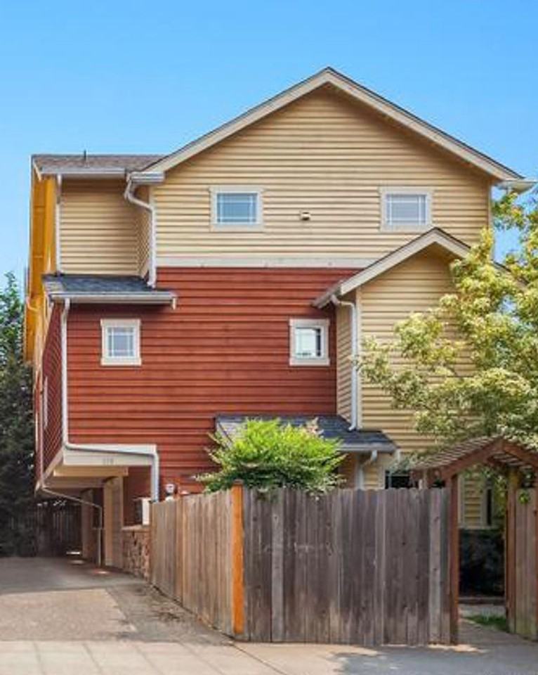 100 26th Ave #A - Photo 2 of 18