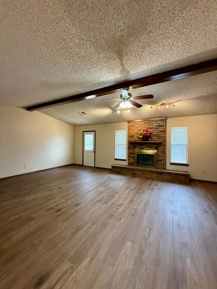 1368 W Cedarbrook Ln - Photo 7 of 24
