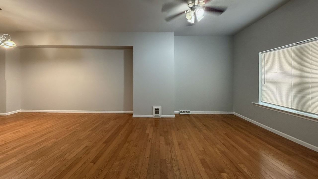 1620 S 22nd St - Photo 5 of 20