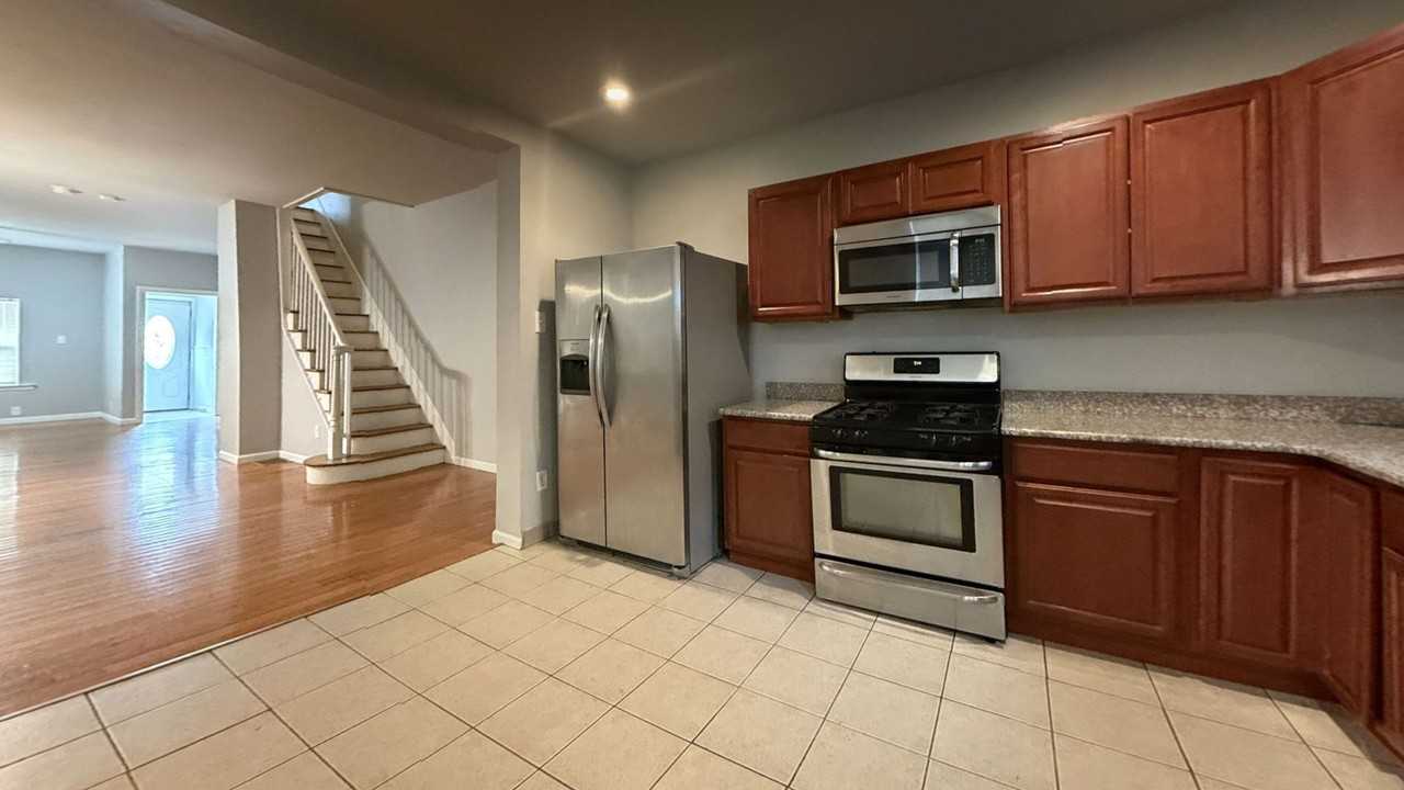 1620 S 22nd St - Photo 6 of 20