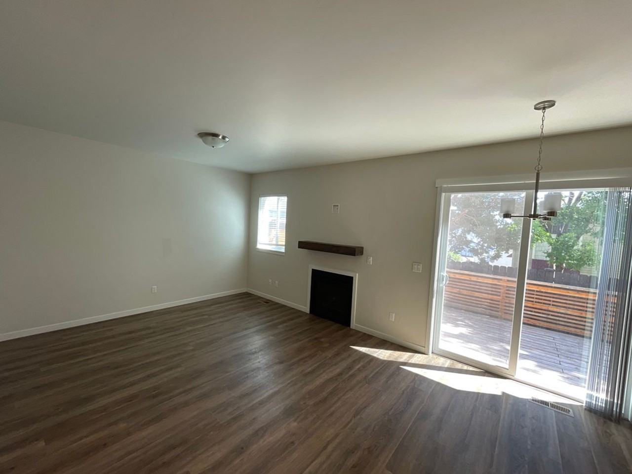960 Ne Paula Dr #6 - Photo 2 of 14