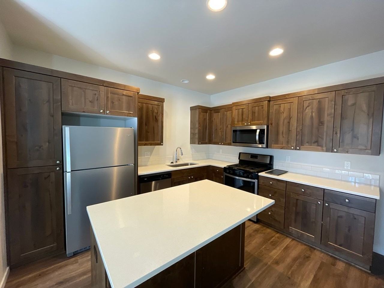 960 Ne Paula Dr #6 - Photo 3 of 14