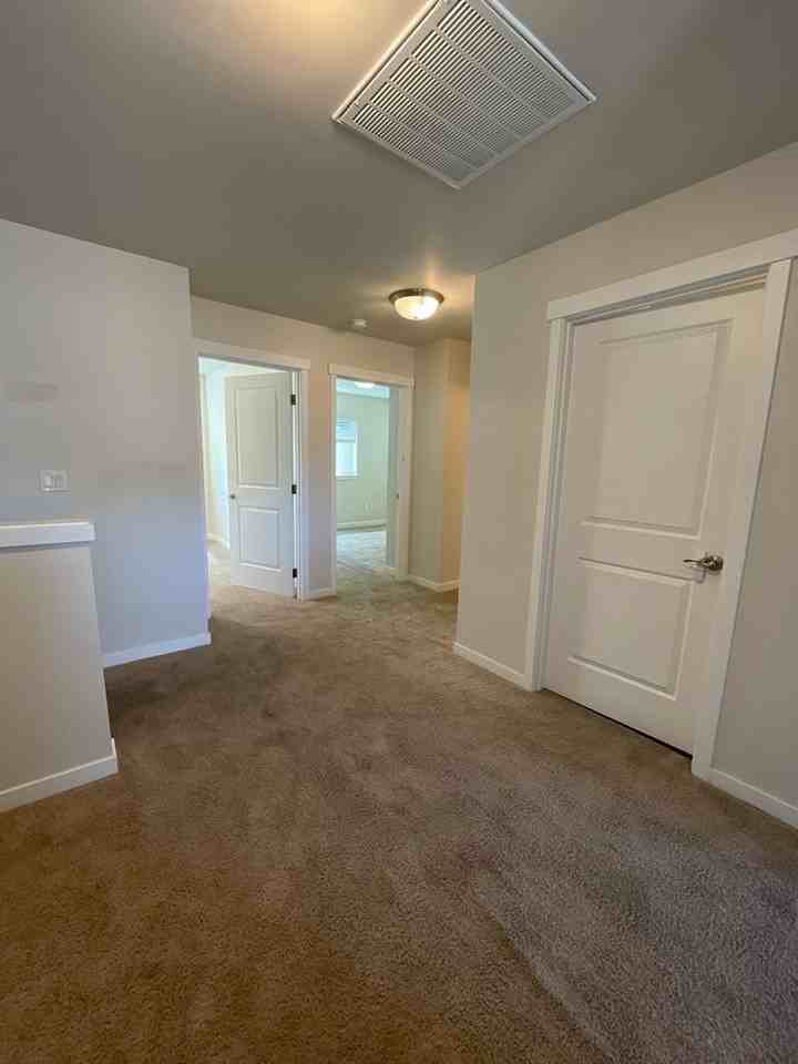 960 Ne Paula Dr #6 - Photo 6 of 14