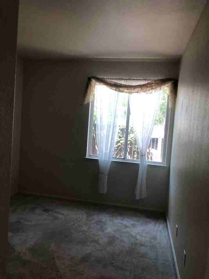 9359 Gridley Ct - Photo 4 of 7
