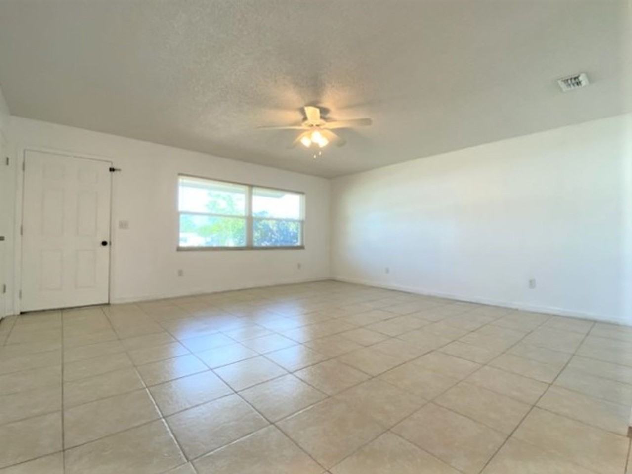 1125 Loblolly Ln - Photo 7 of 16