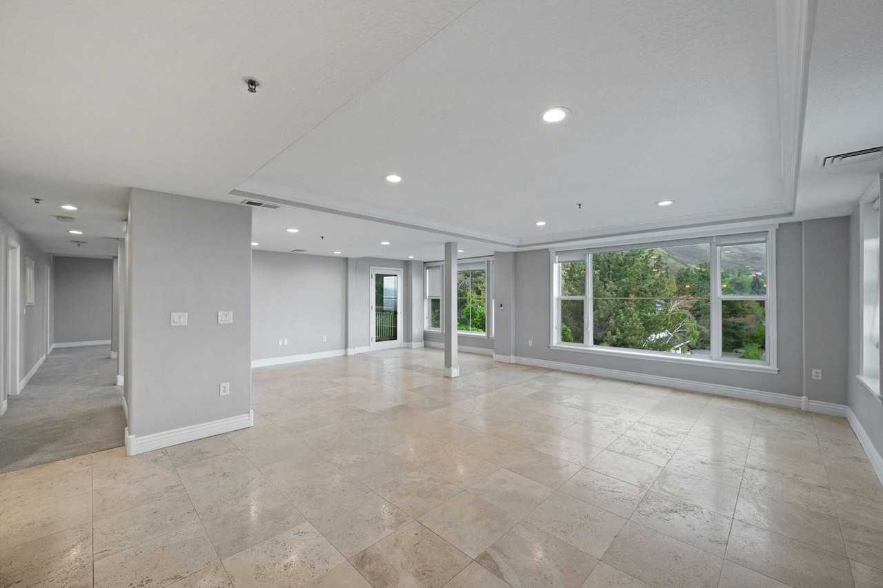 3075 E Kennedy Dr #403 - Photo 2 of 24