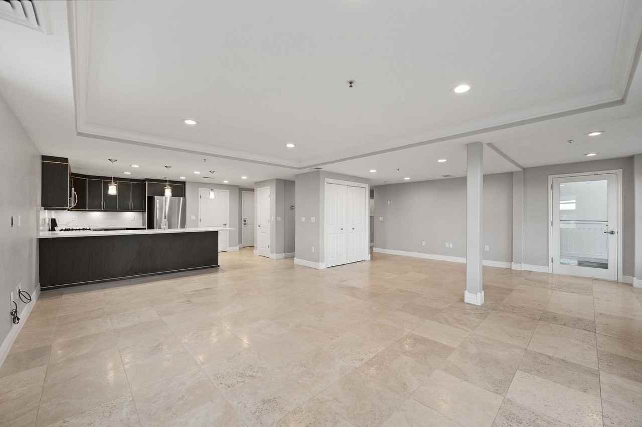 3075 E Kennedy Dr #403 - Photo 4 of 24