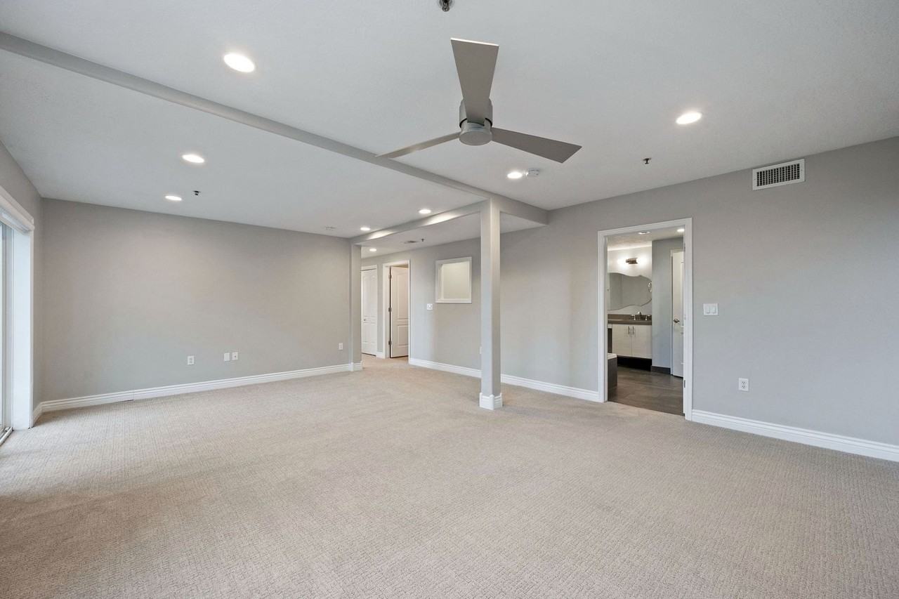 3075 E Kennedy Dr #403 - Photo 7 of 24
