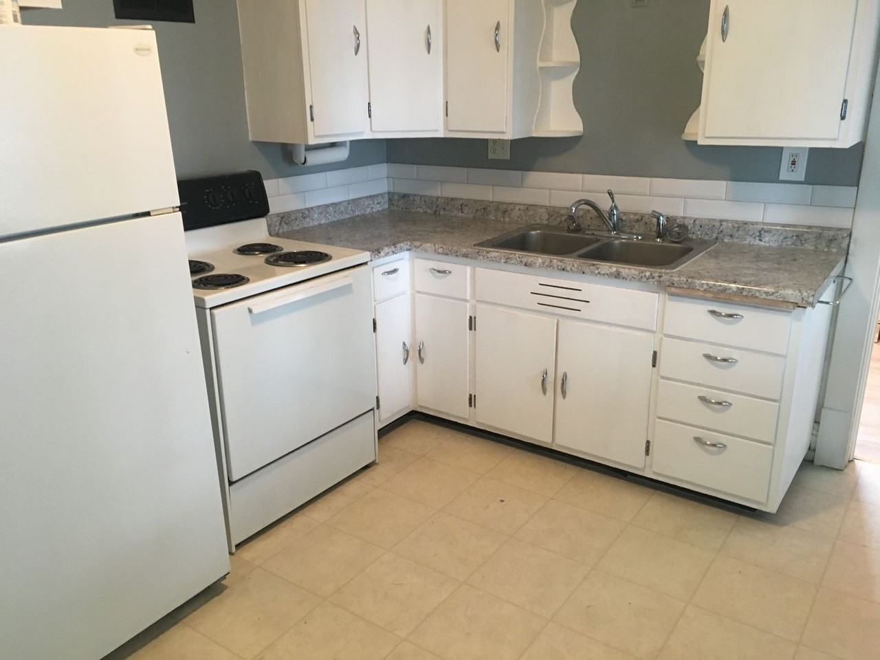 626 1/2 S 5th Ave - Photo 2 of 18