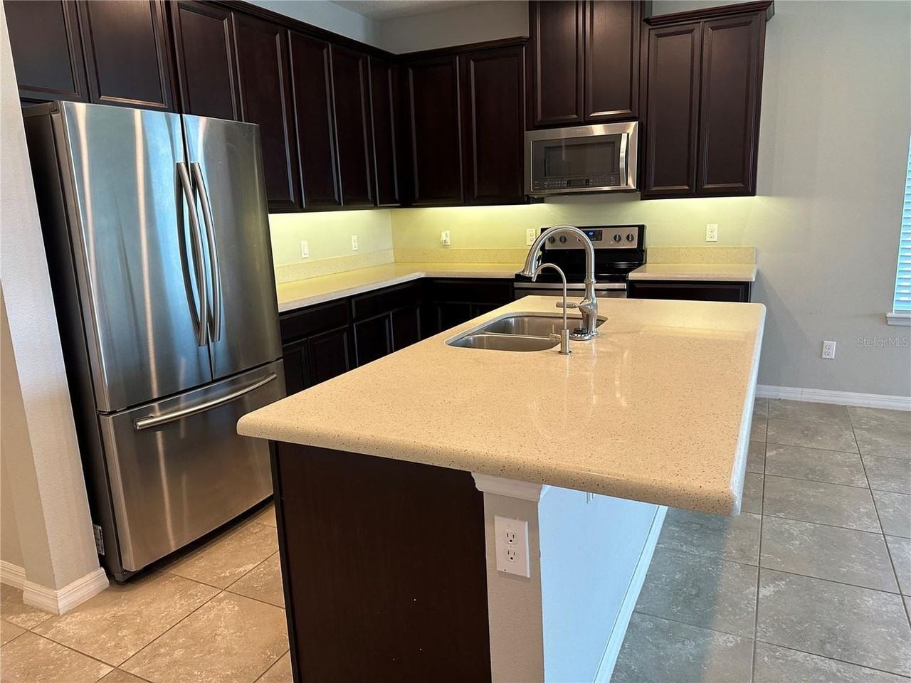 1448 Cabot Dr - Photo 4 of 11