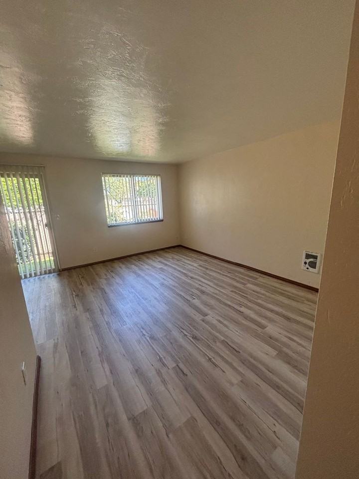 Redwood Manor Apartments LLC - Photo 2 of 28
