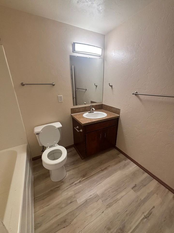 Redwood Manor Apartments LLC - Photo 6 of 28