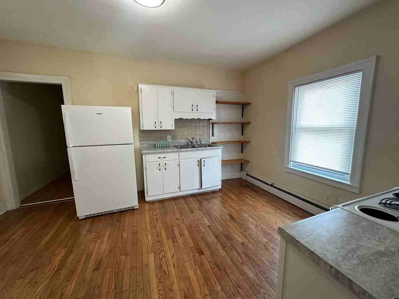 297/299 West Water Street - Photo 3 of 23
